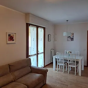 Flovadis Residence
